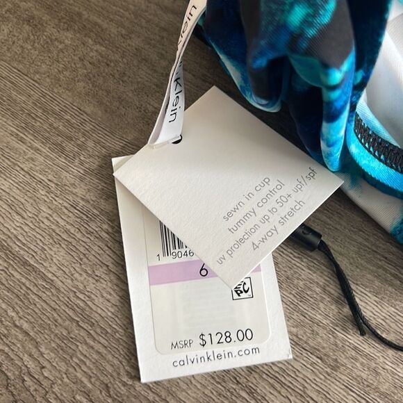 Calvin Klein Abstract Print Twist One-piece Swimsuit - Picture 4 of 4